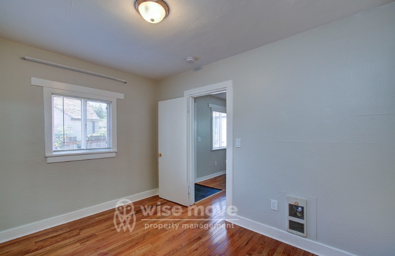 Building Photo - 805 NW Greeley St