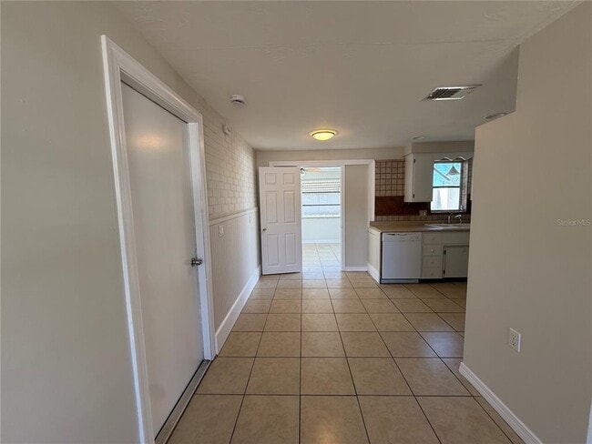 Building Photo - 6627 Jackson St