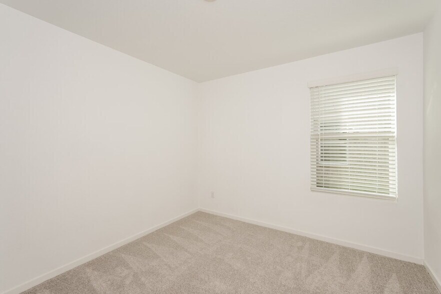 Building Photo - 1820 Javelina St