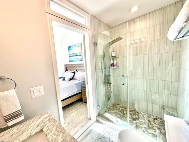 Building Photo - 612 E Brigantine Ave