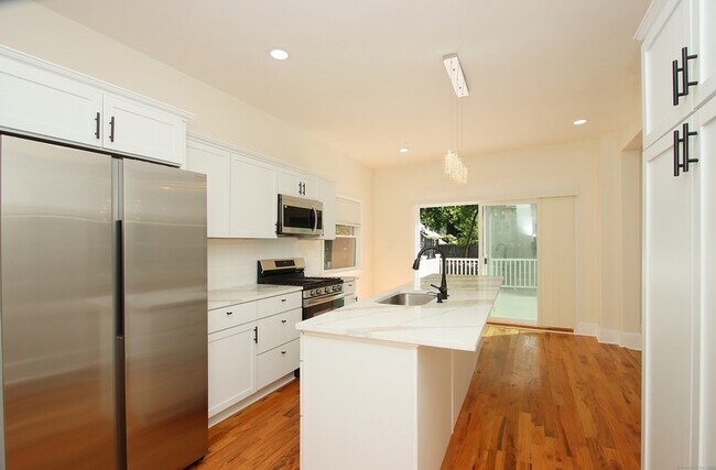 Building Photo - 62 Whitney St