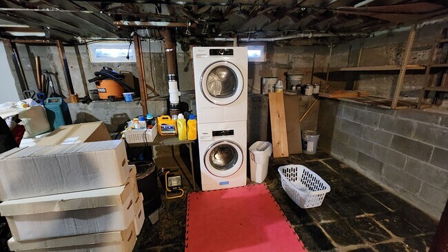 Building Photo - 25 Audrey Ln