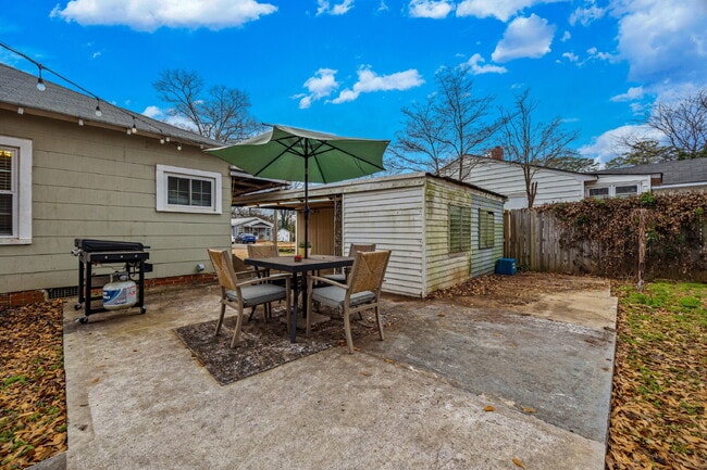 Building Photo - Historic Charm Meets Smart Design—2BR Home Near Downtown