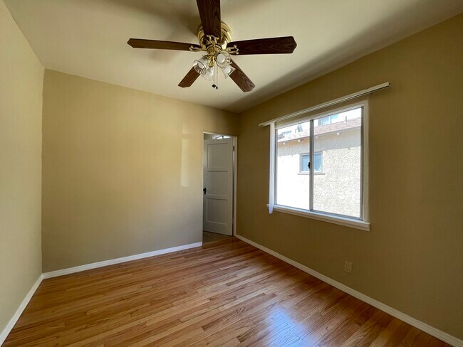 Building Photo - 736 Marine St