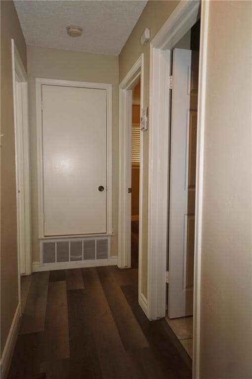 Building Photo - 6525 Hart Ln