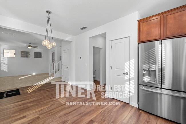 Building Photo - 220 Cinema St