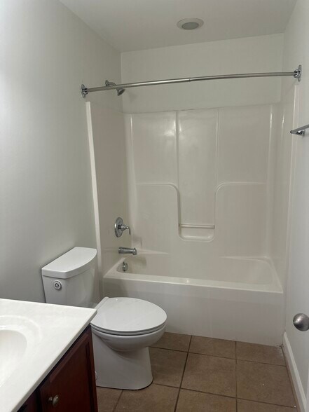 Building Photo - 623 Wyndhurst Dr