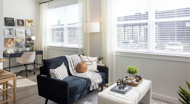 Primary Photo - 1505 Oliver St