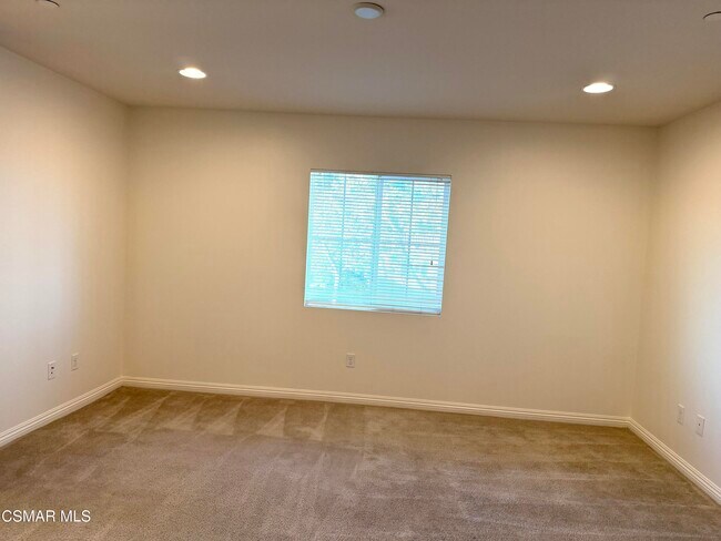 Building Photo - 62 Secret Hollow Ln