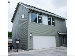 Building Photo - 301 W Stassney Ln