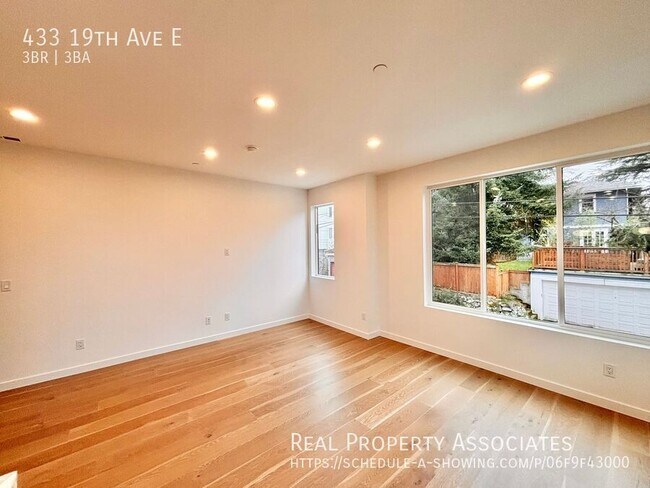 Building Photo - 433 19th Ave E