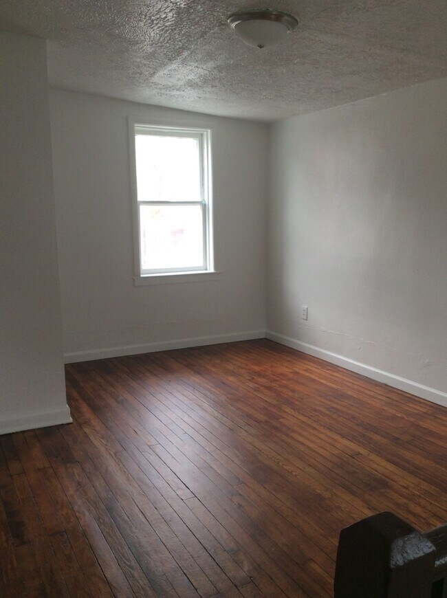 Building Photo - Cozy 1 bedroom Tiny Home on the East End of York City