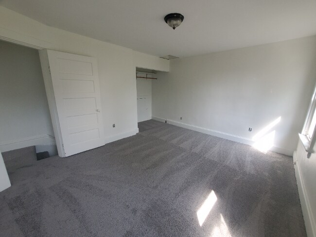 Building Photo - 20 Euclid St