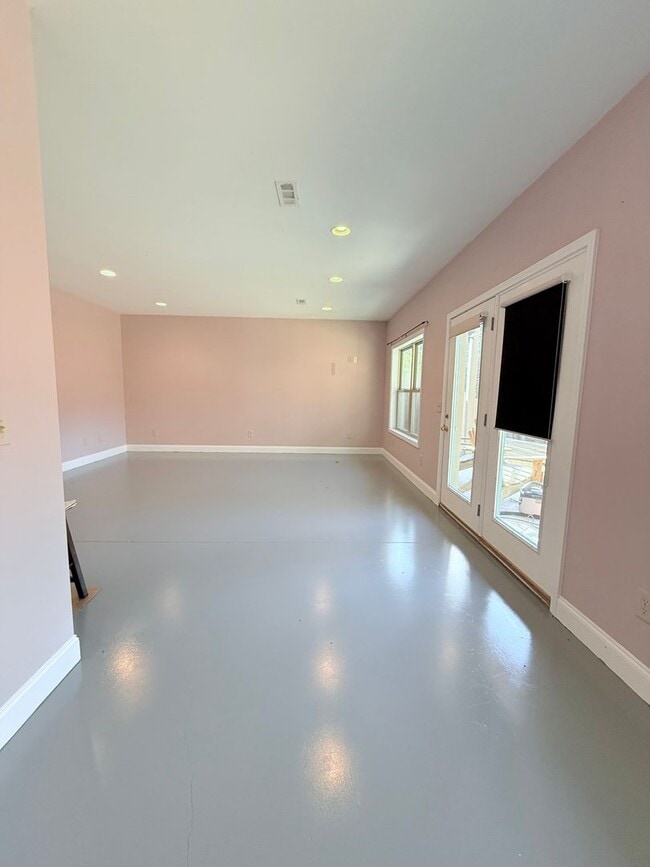 Building Photo - Beautiful Mountain Home near Cleveland