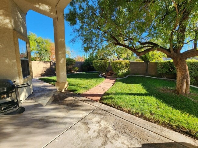 Building Photo - Charming Single-Story Pulte Home in a corner lot. 0