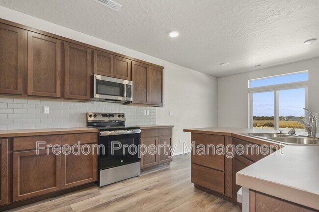 Building Photo - 3115 River Bluff Ct