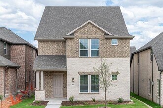 Building Photo - 908 Utica Dr