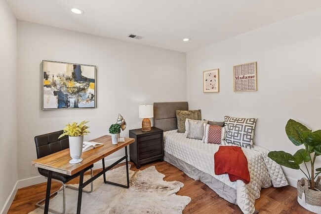 Building Photo - 18732 Afton Ave