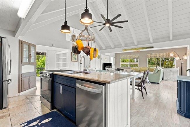 Building Photo - 3161 Mapu Dr