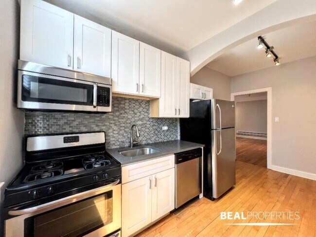 Building Photo - 0 bedroom in CHICAGO IL 60647