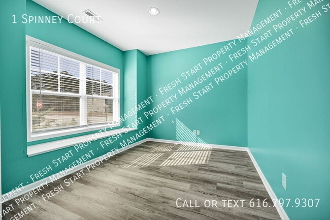 Building Photo - 1 Spinney Ct