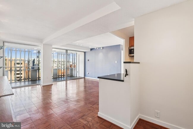 Building Photo - 1301 Delaware Ave SW