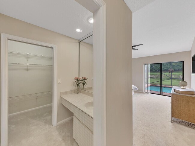 Building Photo - 7747 Villa Nova Dr