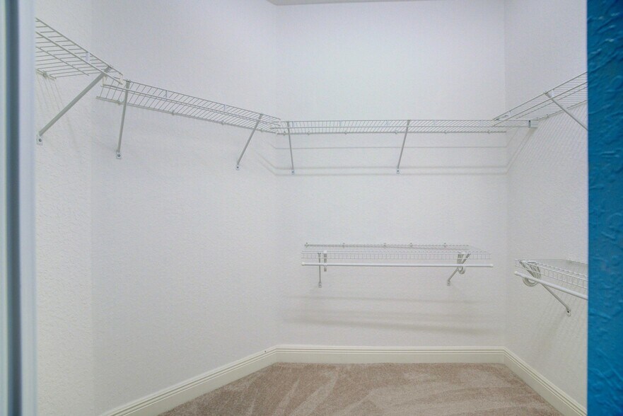 Building Photo - 5113 Artesa Way W