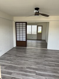 Building Photo - 910 Pumehana St