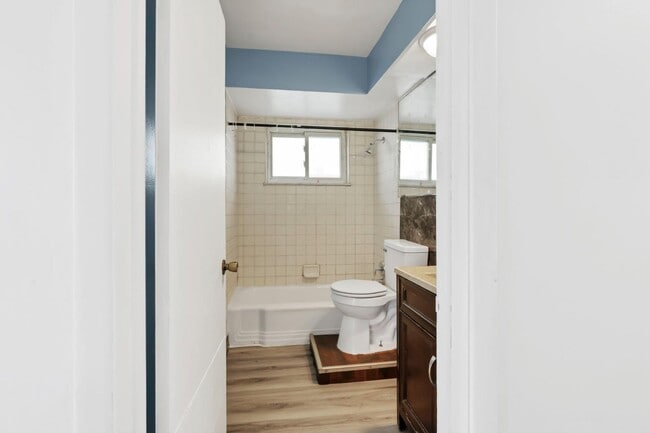 Building Photo - 1699 E Weber Rd