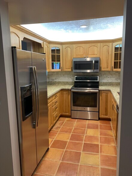 Kitchen - 921 SE 13th St
