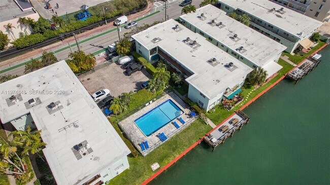 Building Photo - 8600 Byron Ave