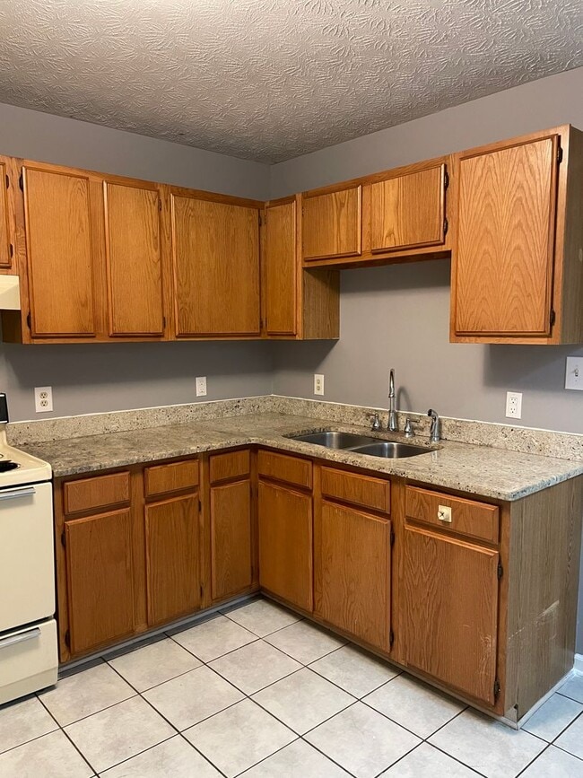 Building Photo - 107 Oliver St