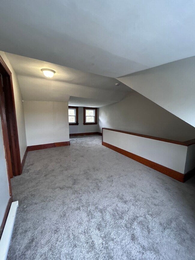 Building Photo - wat247