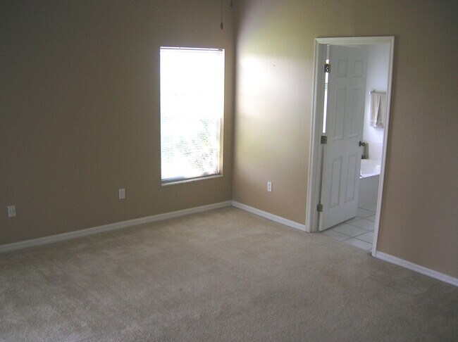 Building Photo - 1061 Ballyshannon Pkwy