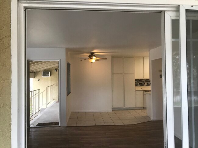 Building Photo - 10912 Rincon St