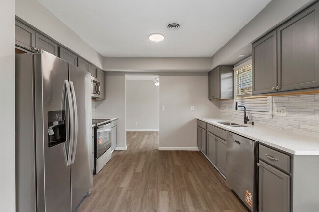 Building Photo - 4224 Ridgefield Ct