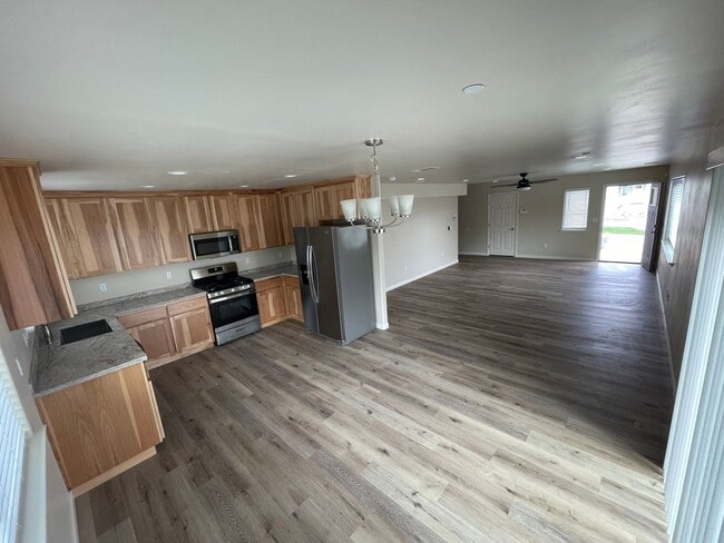 Building Photo - 1122 Chelsea Wy