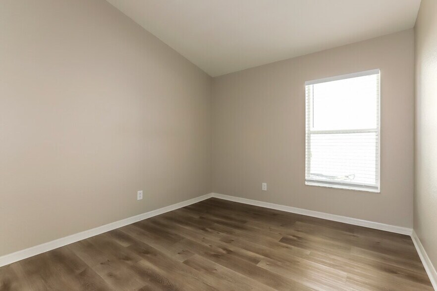 Building Photo - 11515 Mountain Bay Dr