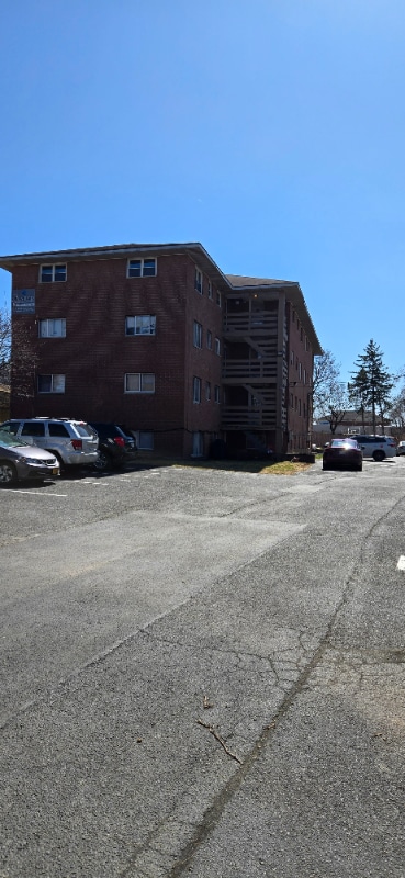 Building Photo - 61 Vandenburgh Ave