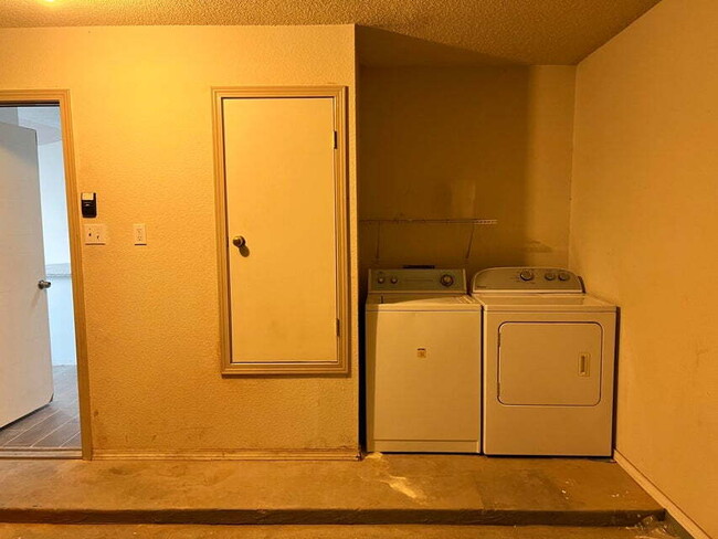 Building Photo - 3628 Tierra Alba Dr