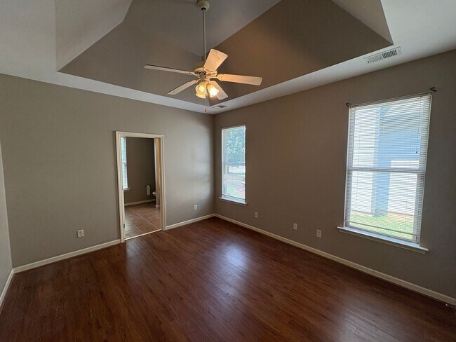 Building Photo - 1044 Washington Dr