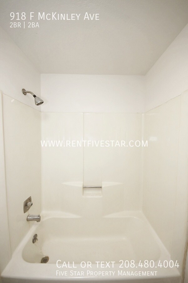 Building Photo - 918 F McKinley Ave-