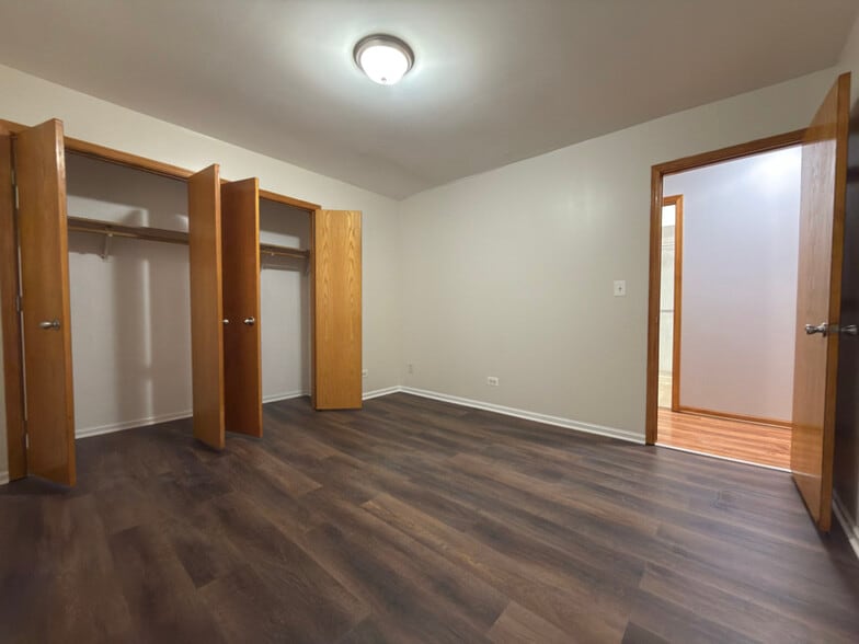 Building Photo - 6812 S East End Ave