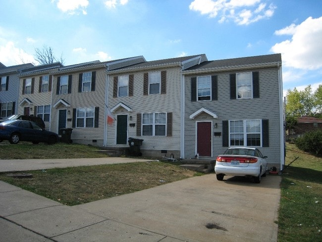 Primary Photo - Trent Circle Townhomes