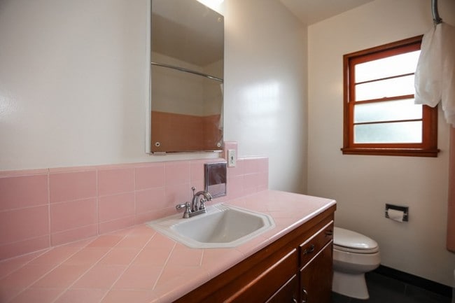 Building Photo - 1147 24th St