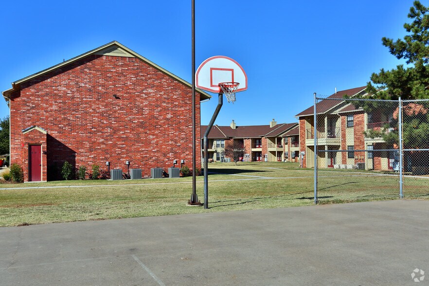 Country Club Apartments 2001 S Country Club Rd El Reno OK 73036