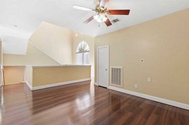 Building Photo - 9810 Marlink