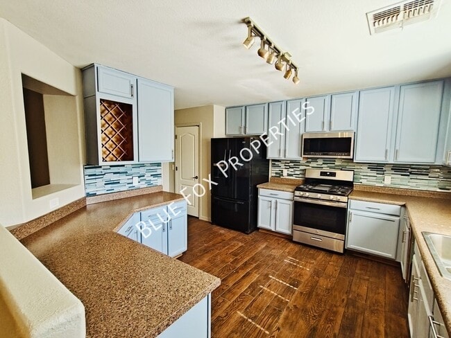 Building Photo - 5858 E Sanderling Dr