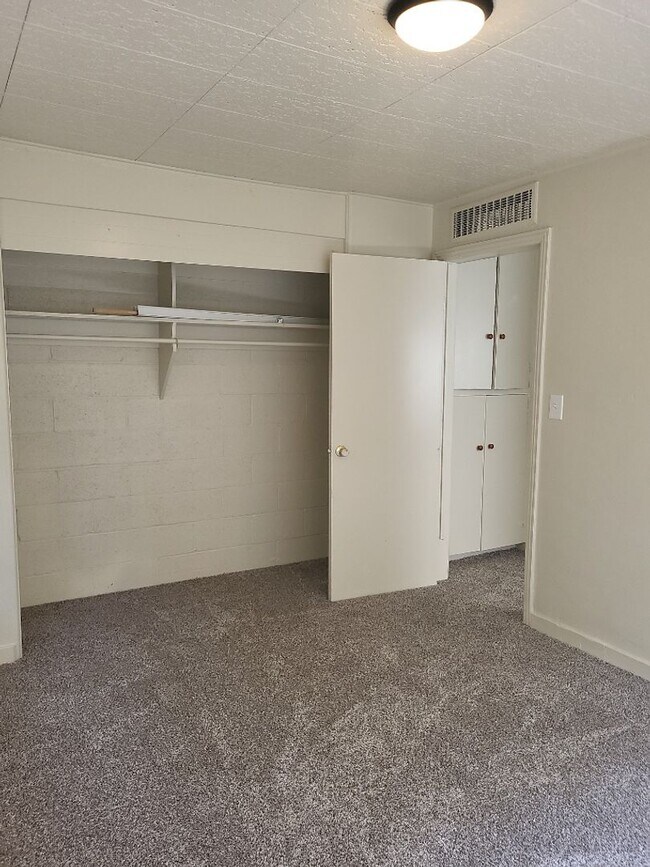 Building Photo - 913 Willow St